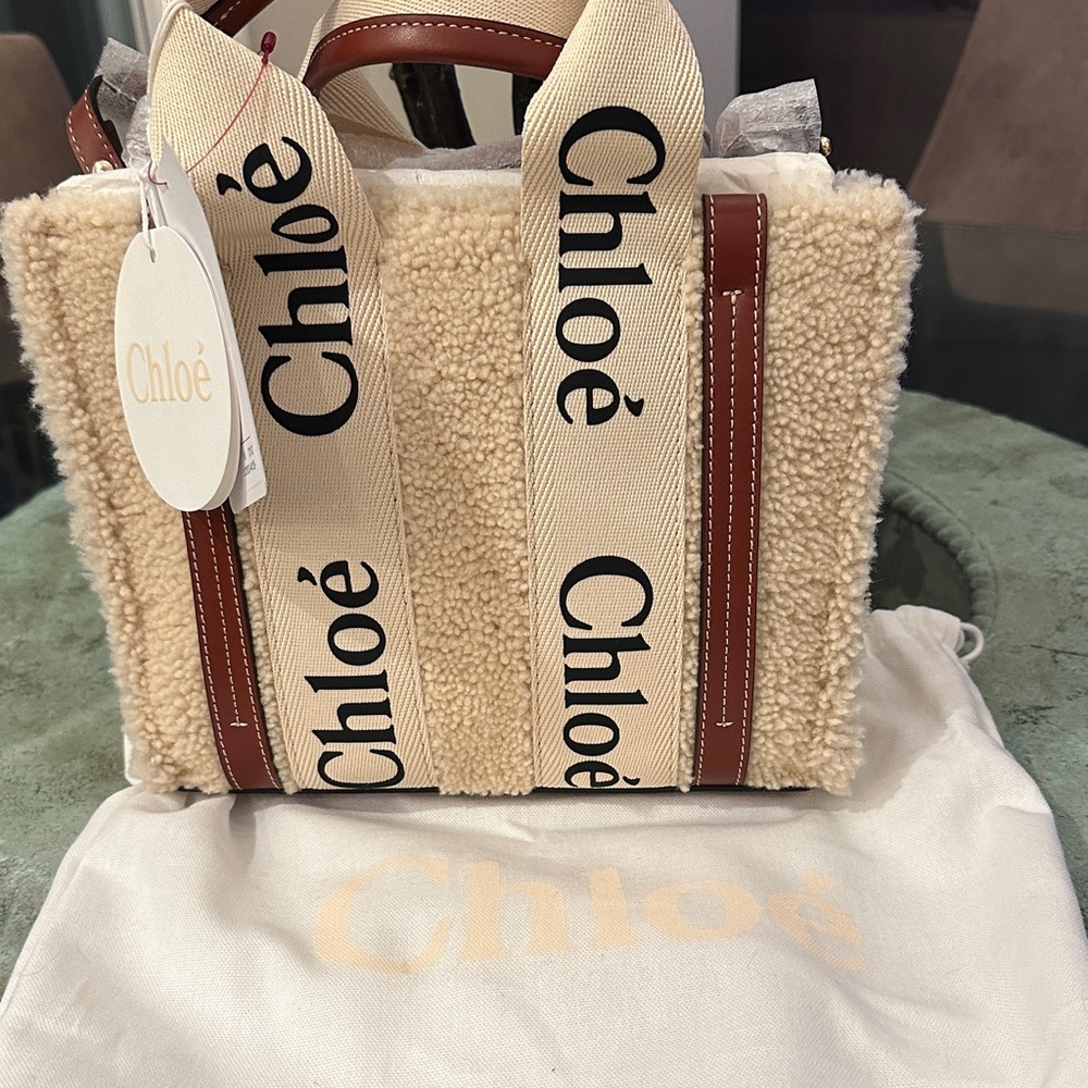 New with Tag! $1650 Chloe Woody Cream and Brown Shearling Tote Bag Handbag